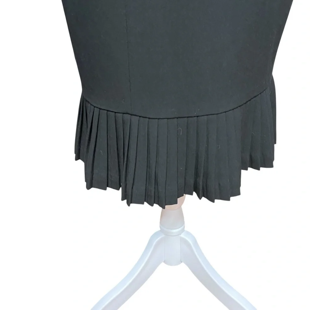Bandolino Sleeveless Shift Dress Size 10 Black Bottom Ruffle Stretch LBD Classic - Picture 5 of 11